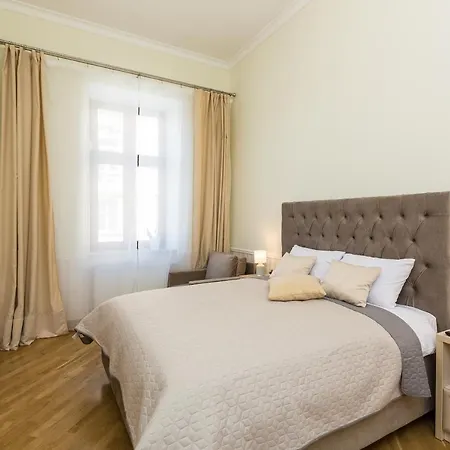 Kulisha 4 Apartment *