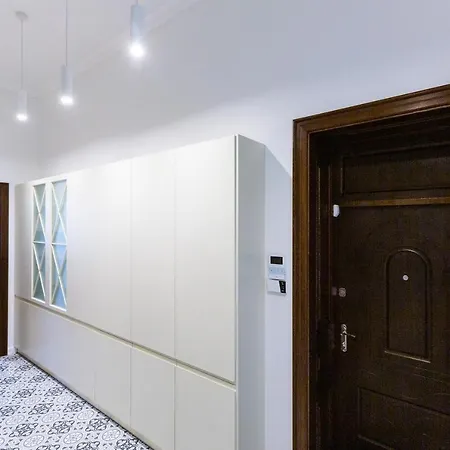 Kulisha 4 * Leópolis